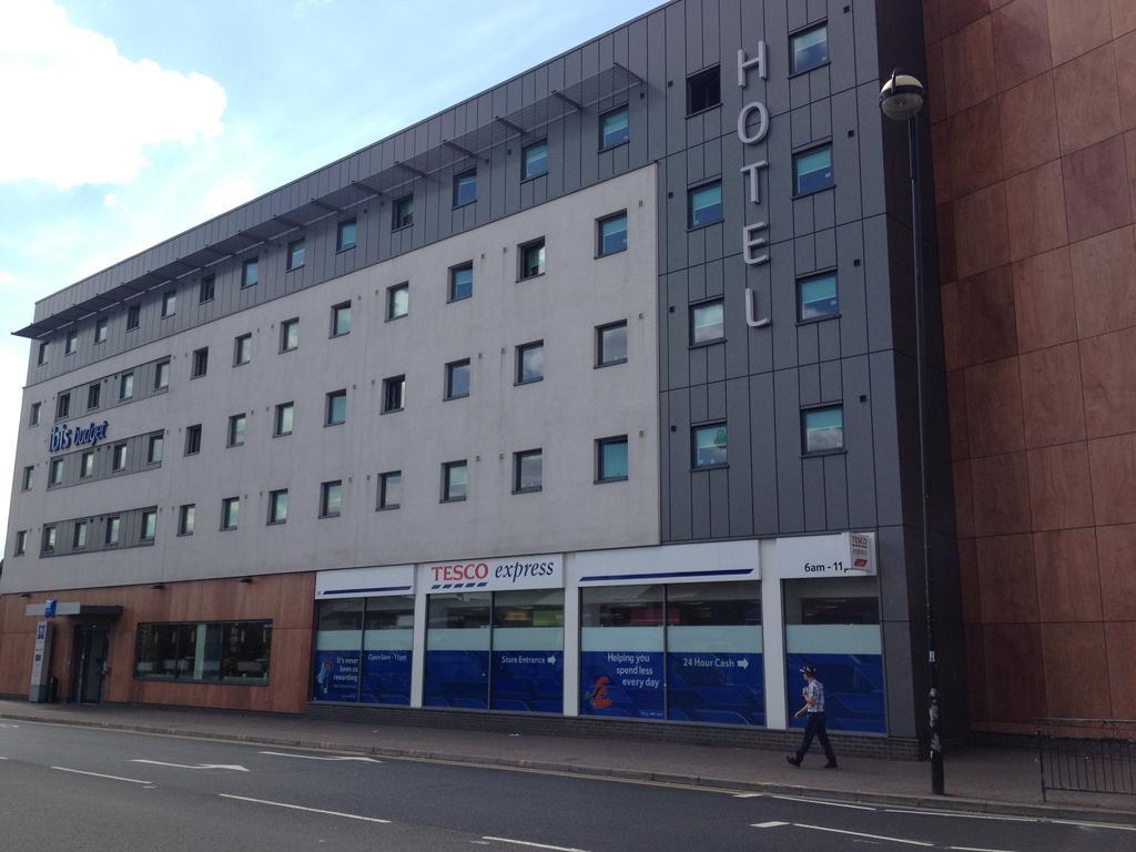 Ibis Budget London Hounslow Hotel Exterior photo