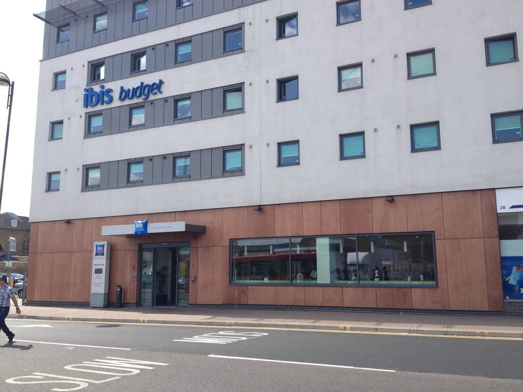 Ibis Budget London Hounslow Hotel Exterior photo