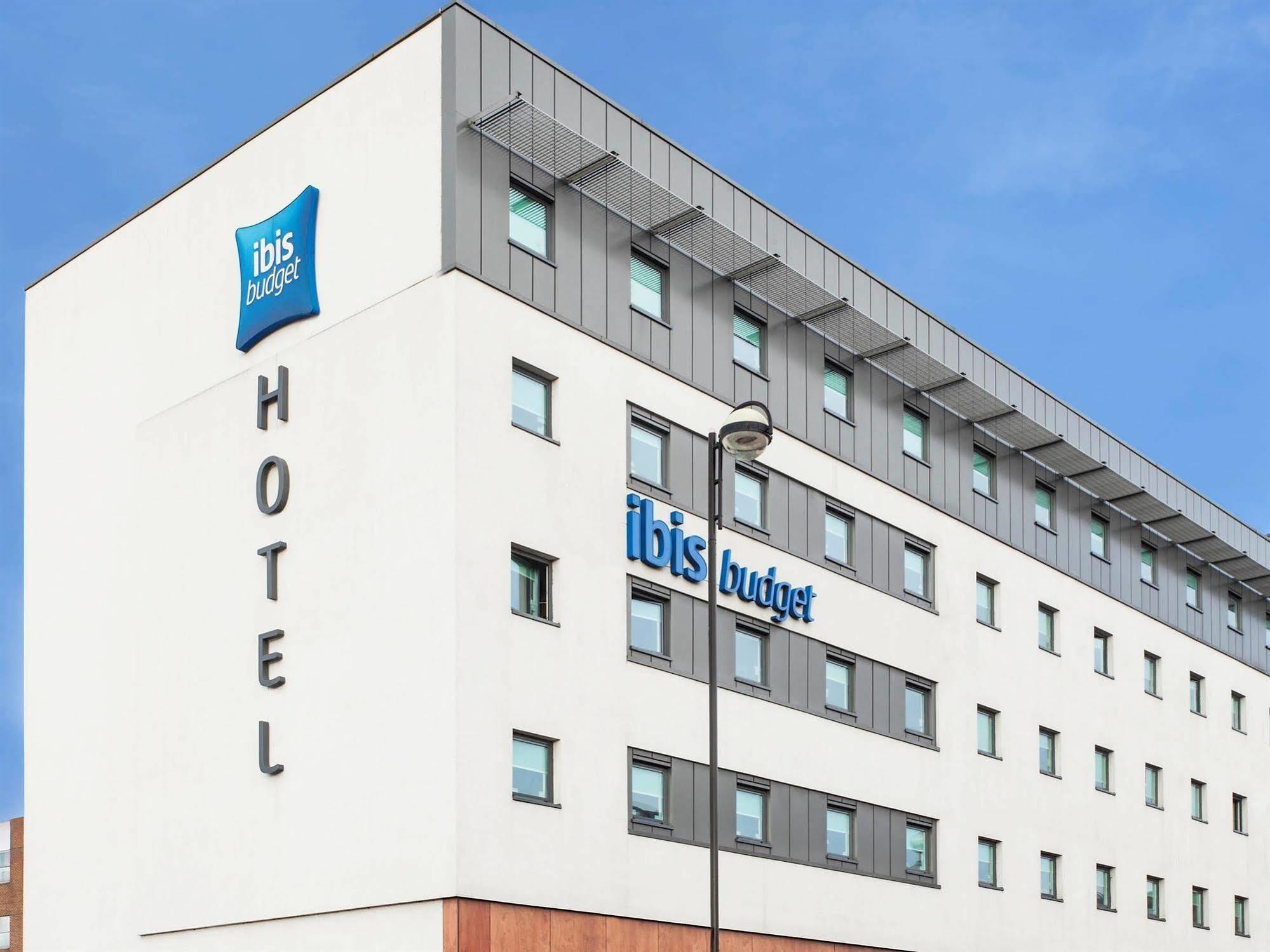 Ibis Budget London Hounslow Hotel Exterior photo