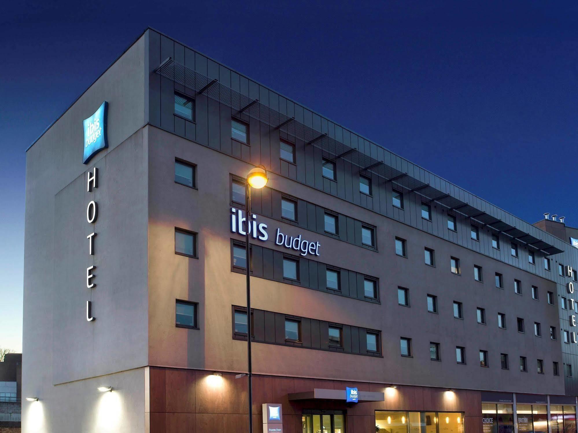 Ibis Budget London Hounslow Hotel Exterior photo