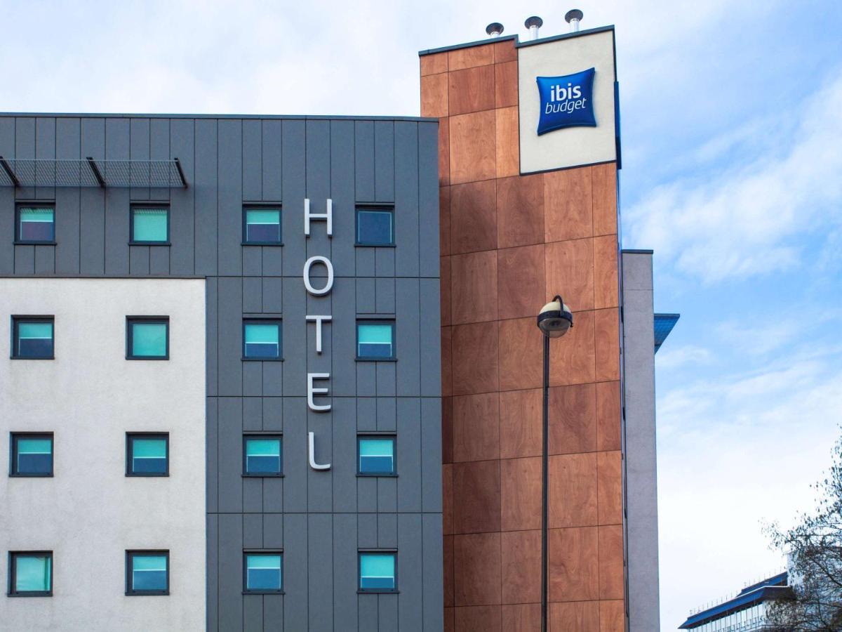 Ibis Budget London Hounslow Hotel Exterior photo